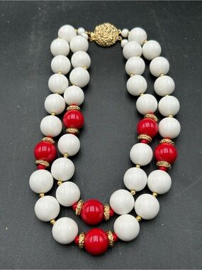 Hattie Carnegie signed Classic Two-Strand White and Red Beaded Necklace